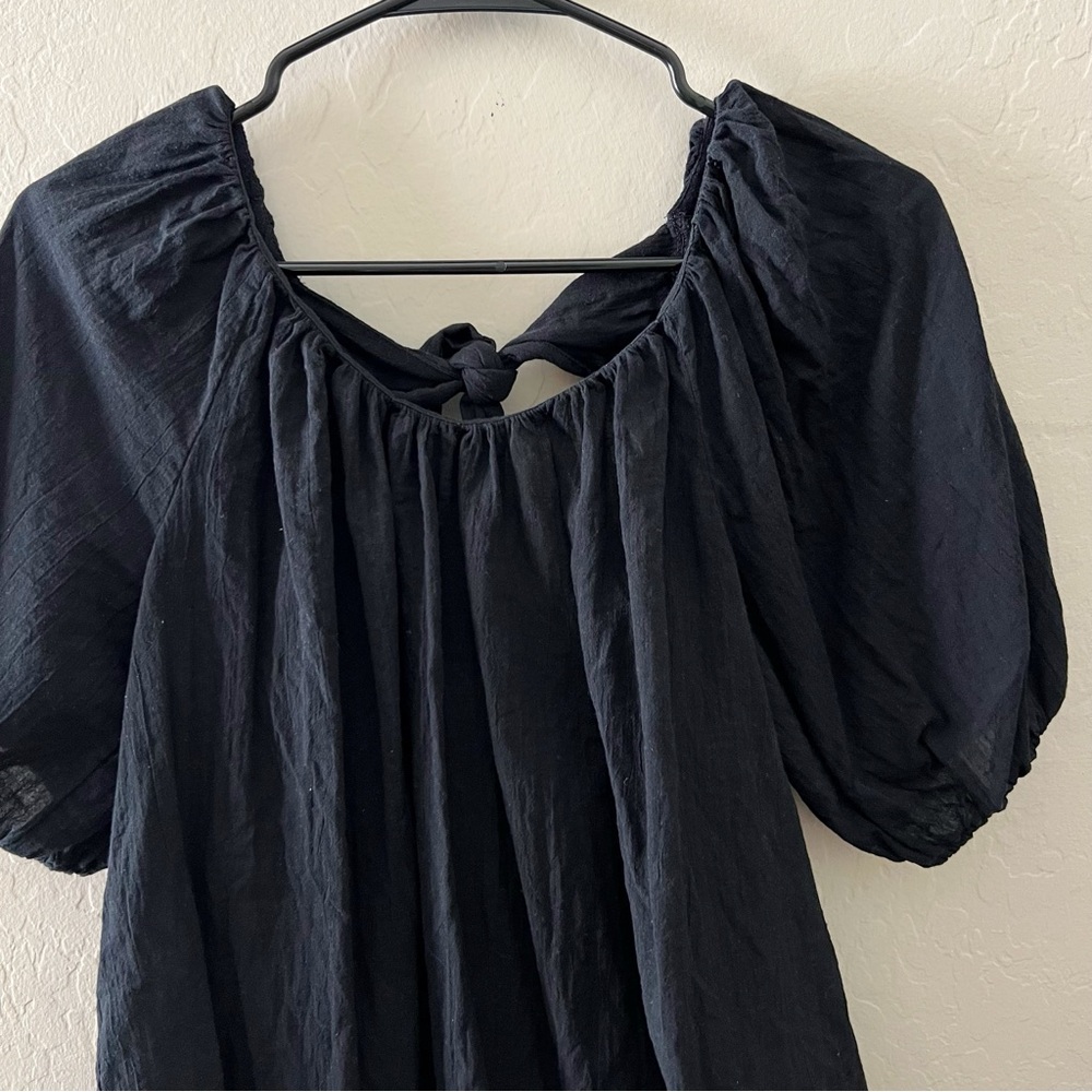 Old Navy Puff-Sleeve Cutout Tie-Back Swing Blouse - Picture 3 of 9